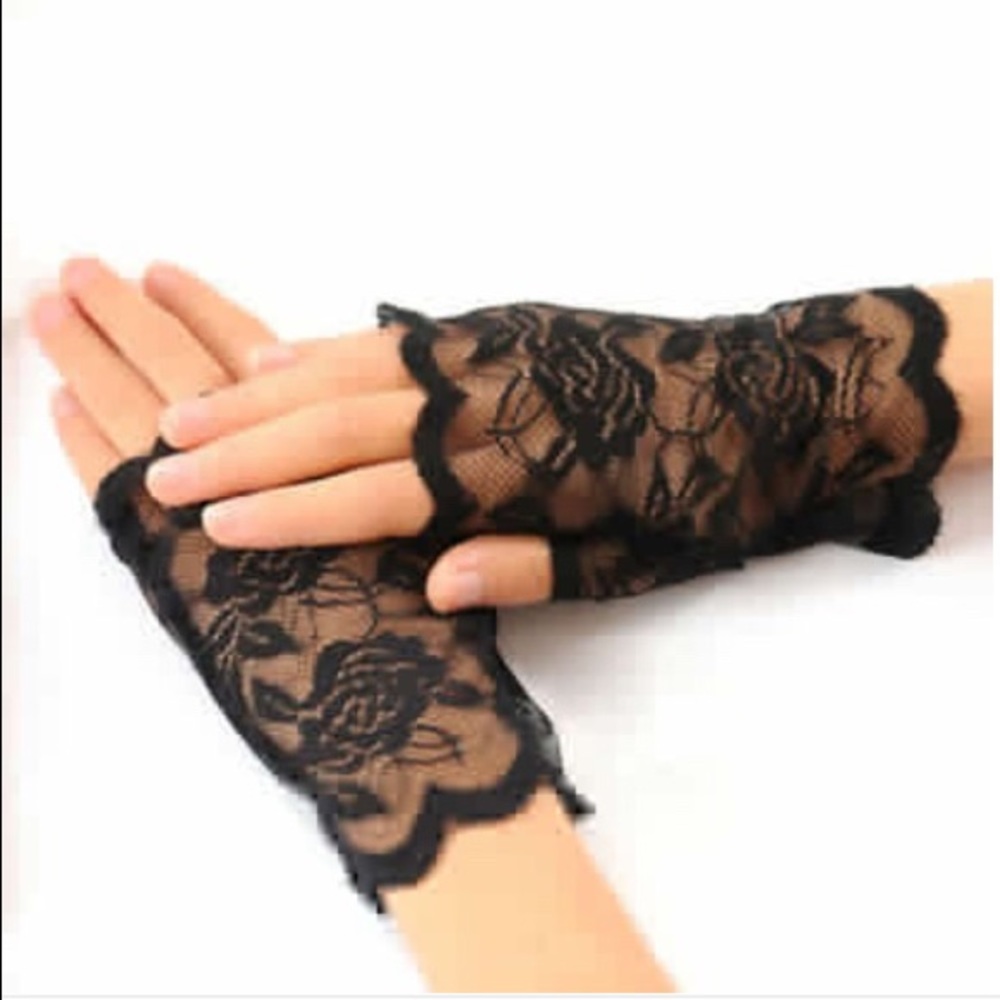🧚🏻♂️Stevie Nicks Inspired Half Finger Gloves - Picture 2 of 6